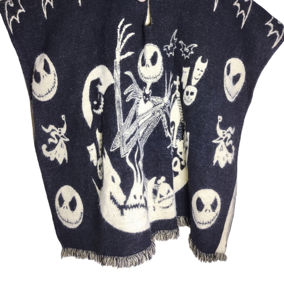 hood Other - New unisex ecuadorian alpaca poncho with hood Jack Skellington. P15